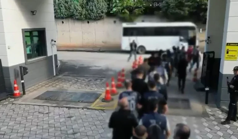 Kocaeli merkezli 7 ilde dev yasa dışı bahis operasyonu: 25 tutuklama