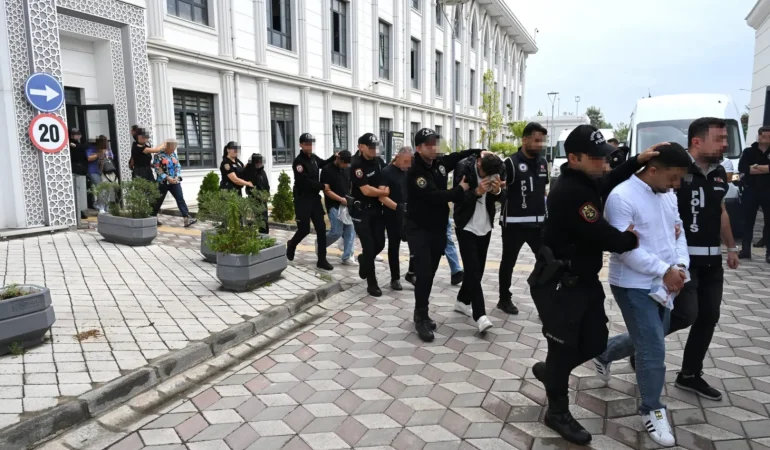 ‘Sokaklar Güvende’ operasyonunda hedeflenen 14 şüpheli yakalandı: 7 tutuklama