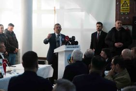ÖZGÜR ÖZEL'DEN EMEKLİ MAAŞI TEKLİFİ: "EN AZ ASGARİ ÜCRET ORANINDA OLMALI" MEMLEKETİ MANİSA'NIN TURGUTLU İLÇESİNDE MUHTARLAR VE STK TEMSİLCİLERİYLE KAHVALTIDA BULUŞAN CHP GENEL BAŞKANI ÖZGÜR ÖZEL: "ÖNÜMÜZDEKİ HAFTA KANUN TEKLİFİMİZ VAR. EN DÜŞÜK EMEKLİ MAAŞI ASGARİ ÜCRET SEVİYESİNE ÇIKARILMALI.