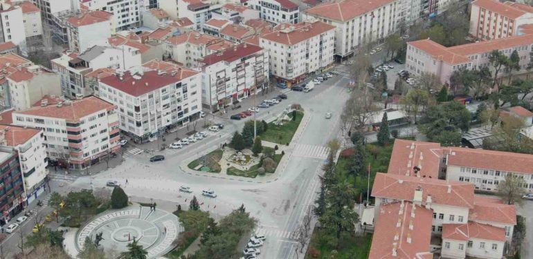 KIRKLARELİ’NDE KONUT SATIŞLARI AZALDI TÜRKİYE’DE SON BİR SENEDE KONUT SATIŞLARI YÜZDE 14,9 DÜŞERKEN KIRKLARELİ’NDE İSE YÜZDE 27'YE GERİLEDİ