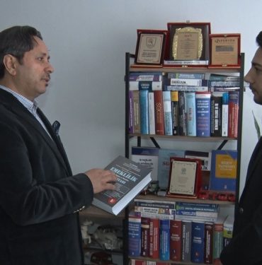 SOSYAL GÜVENLİK UZMANI KARAKAŞ TORBA YASADA NELER OLDUĞUNU AÇIKLADI İSA KARAKAŞ: "GENÇ VE MESLEKİ YETERLİLİK BELGESİ OLANLARIN TEŞVİK SÜRELERİ 31 ARALIK 2025 YILINA KADAR UZATILACAK” "ASGARİ ÜCRET DESTEĞİNİN 500 LİRADAN 700 LİRAYA ÇIKARILMASI SÖZ KONUSU" "KISA ÇALIŞMA ÖDENEĞİ İLE 600 OLAN PRİM ÖDEME GÜN SAYISI 450 GÜNE DÜŞECEK"