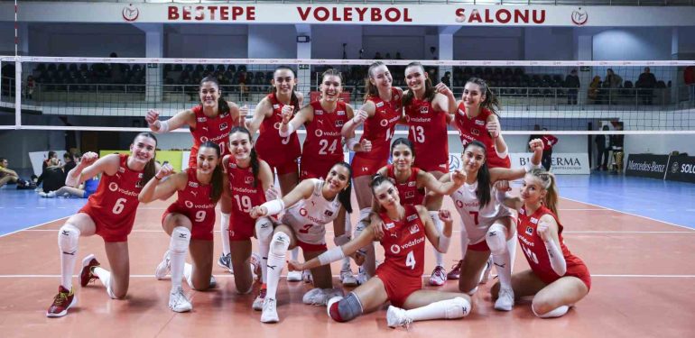 U20 KADIN VOLEYBOL MİLLİ TAKIMI, AVRUPA ŞAMPİYONASI ELEMELERİNE GALİBİYETLE BAŞLADI