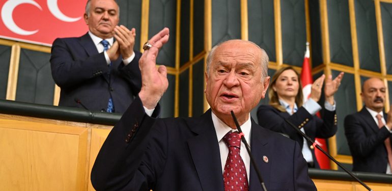 664