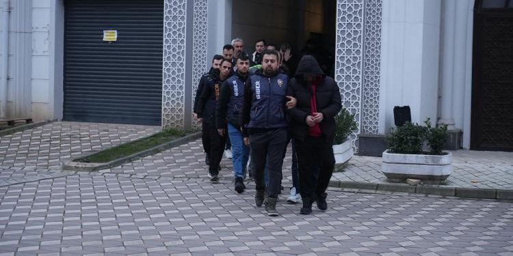 7 MİLYONLUK VURGUN YAPAN DOLANDIRICILIK ŞEBEKESİ ÇÖKERTİLDİ DOLANDIRICILIK ŞEBEKESİ ADLİYEYE SEVK EDİLDİ