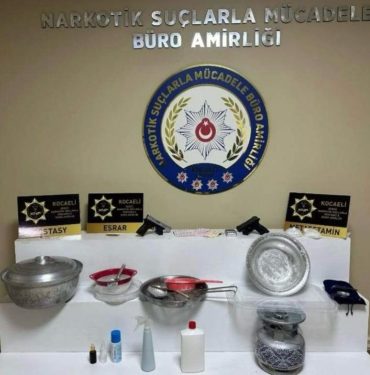 KOCAELİ'DE UYUŞTURUCU OPERASYONU: 4 TUTUKLAMA