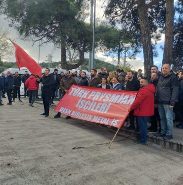 TOPLU SÖZLEŞMEDE ANLAŞMA ÇIKMADI, İŞÇİLER İSYAN ETTİ TOFAŞ, BOSCH, KARSAN VE PRYSMİAN GİBİ DEV FABRİKALARDA İŞÇİLER GREVE GİDİYOR