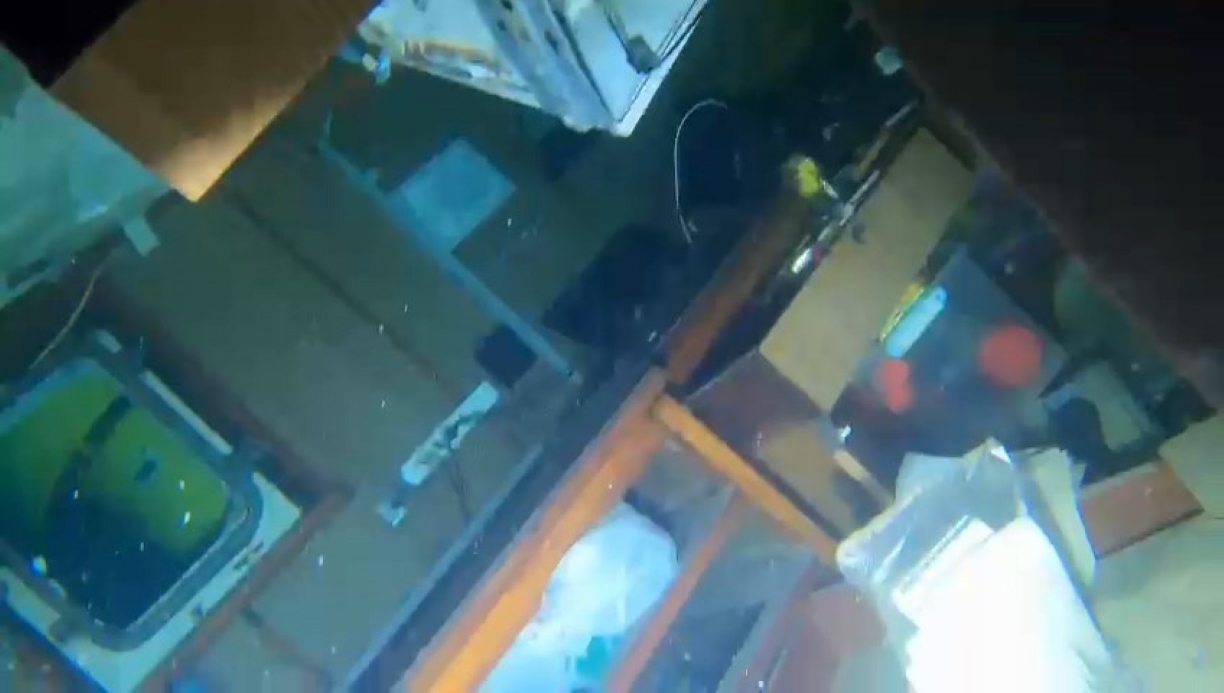 BATAN GEMİNİN İÇİNDEKİ ARAMALAR GÖRÜNTÜLENDİ