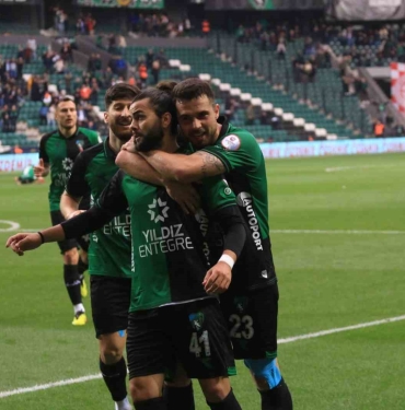 TRENDYOL 1. LİG: KOCAELİSPOR: 3 - BANDIRMASPOR: 1
