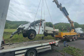 RÜMEYSA'NIN CİNAYETE KURBAN GİTTİĞİ KAMYONETİN OLAY YERİNDEKİ YENİ FOTOĞRAFLARI ORTAYA ÇIKTI ÖLDÜRÜLEN RÜMEYSA'NIN OTOPSİ RAPORU HALA ÇIKMADI