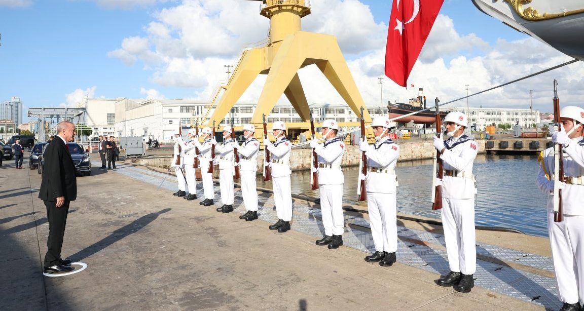 CUMHURBAŞKANI ERDOĞAN YENİLENEN SAVARONA YATINDA İNCELEMELERDE BULUNDU