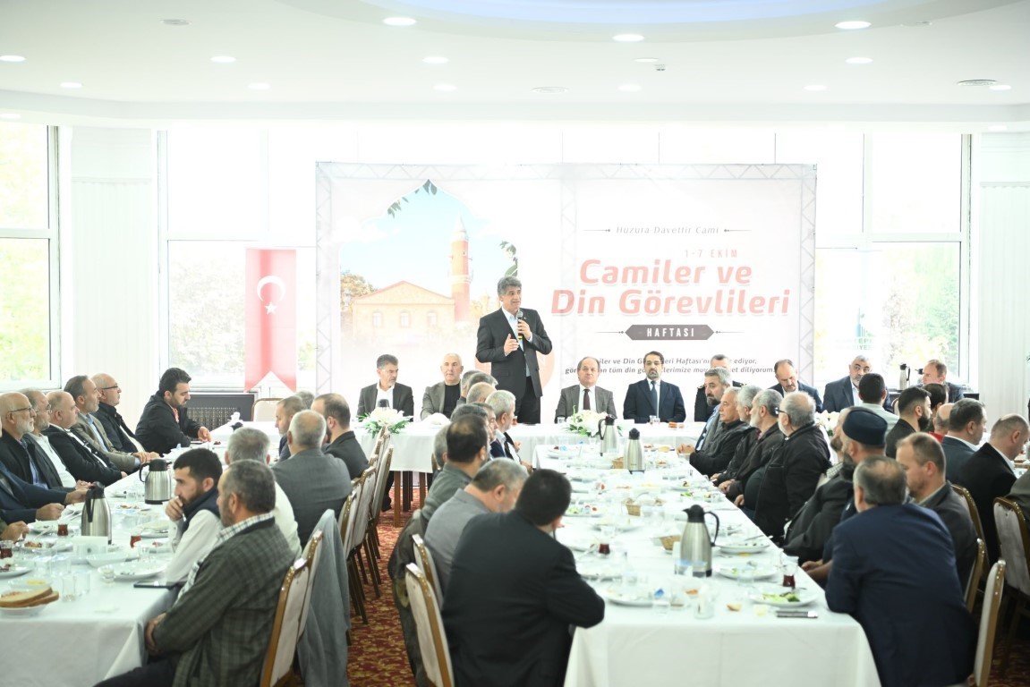 KARTEPE'DE DİN GÖREVLİLERİ UNUTULMADI