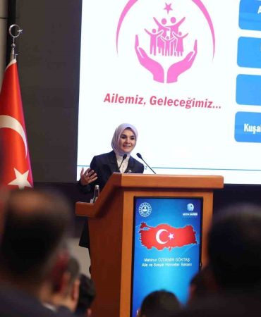 BAKAN GÖKTAŞ: "KAYMAKAMLARIMIZ, SOSYAL HİZMETLERİMİZİN HER KESİME HIZLI VE DOĞRU ŞEKİLDE ULAŞTIRILMASINDA KÖPRÜ GÖREVİ GÖRÜYOR"