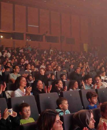 KOCAELİ’DE PERDELER ÇOCUKLAR İÇİN AÇILDI