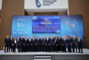 BAKAN URALOĞLU: "TÜRKİYE'Yİ İLETİŞİMDE İLERİYE TAŞIYACAK 5G İHALEMİZİ GERÇEKLEŞTİRDİK"