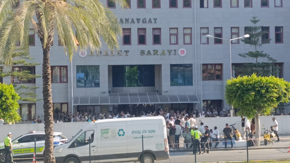 MANAVGAT BELEDİYESİ'NDEKİ YOLSUZLUK VE RÜŞVET SORUŞTURMASINDA İDDİANAME KABUL EDİLDİ NİYAZİ NEFİ KARA HAKKINDA "ÖRGÜT KURMA, RÜŞVET VE ZİMMET" SUÇLAMASI 155 SAYFALIK İDDİANAMEDE, 33 AYRI DELİLLENDİRİLMİŞ OLAYI KAPSARKEN 41 KİŞİ HAKKINDA  "SUÇ İŞLEMEK AMACIYLA ÖRGÜT KURMA, RÜŞVET ALMA VE VERME, ZİMMET, İRTİKAP VE İCBAR SURETİYLE İRTİKAP" GİBİ SUÇLAMALAR YER ALIYOR