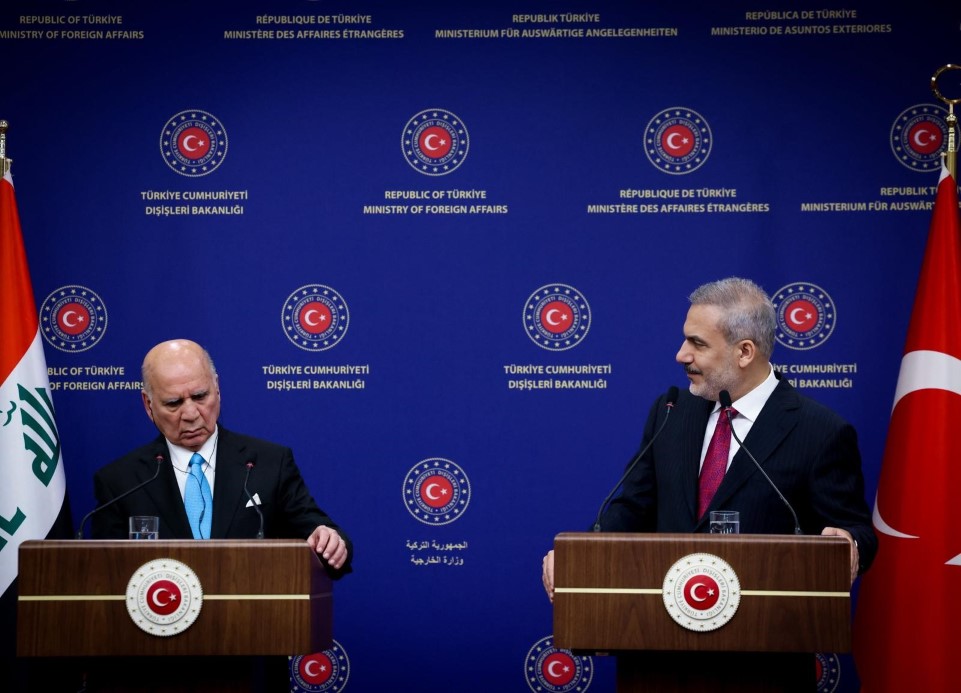 DIŞİŞLERİ BAKANI FİDAN: "IRAK-TÜRKİYE PETROL BORU HATTINDAN YENİDEN PETROL SEVKİYATINA BAŞLANMASI MEMNUNİYET VERİCİ BİR GELİŞME" DIŞİŞLERİ BAKANI FİDAN, IRAKLI MEVKİDAŞI İLE ORTAK BASIN TOPLANTISI DÜZENLEDİ