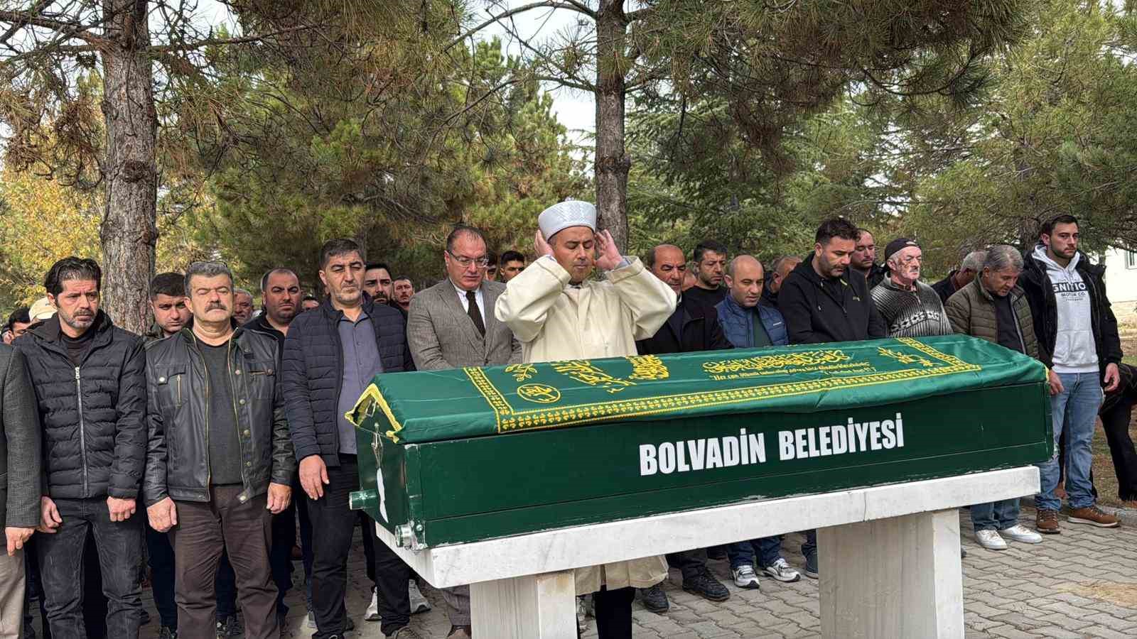 OĞLUNU, TORUNLARINI VE GELİNİNİ KAYBEDEN ACILI BABA: "SUÇLULAR HER KİMSE CEZALARINI ÇEKSİNLER VE GÜNEŞ YÜZÜ DE GÖRMESİNLER" BABA YILMAZ BÖCEK: "MADEM Kİ BU KİMYASAL BU KADAR GÜÇLÜYDÜ, BUNUN NEDEN PANZEHİRİ YOK?"