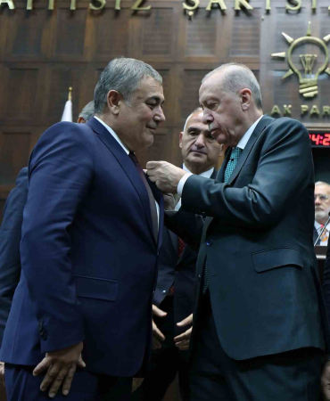 CHP’DEN İSTİFA EDEN AKSU BELEDİYE BAŞKANI YILDIRIM AK PARTİ’YE KATILDI AKSU BELEDİYE BAŞKANI İSA YILDIRIM: "UZUN ZAMANDIR GÖNLÜMDE OLAN BİR ADIMI ATARAK AK PARTİ AİLESİNE KATILMANIN GURURUNU VE HEYECANINI YAŞADIM"