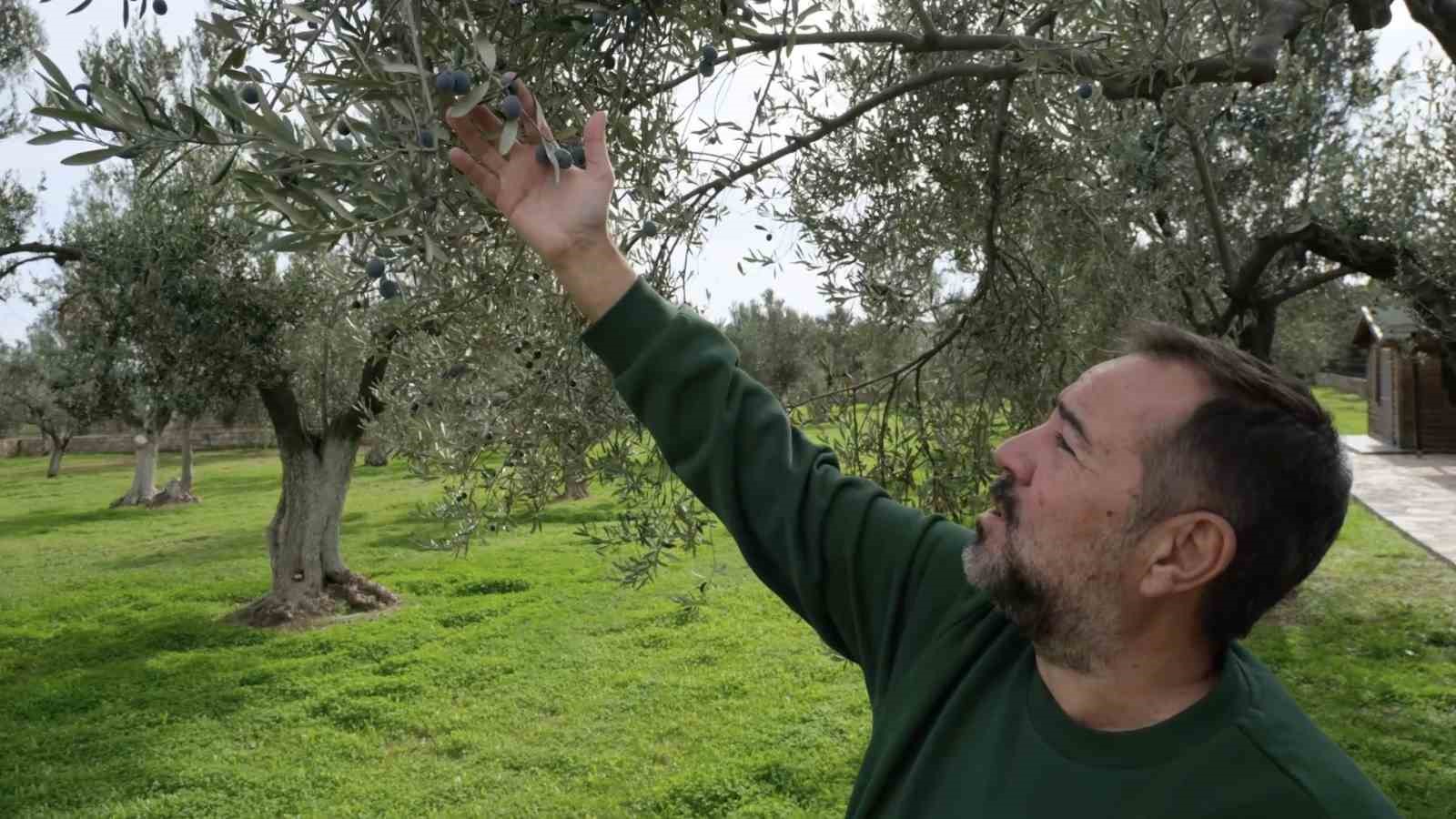 ÜNLÜ KOMEDİYEN ATA DEMİRER ÇANAKKALE VE BOZCAADA'YA OLAN AŞKINI ANLATTI KOMEDYEN ATA DEMİRER: "BENİ BURAYA İLK GETİREN ŞEY İNSANLAR DEĞİL, BEN BURAYA DOĞA İÇİN GELDİM"