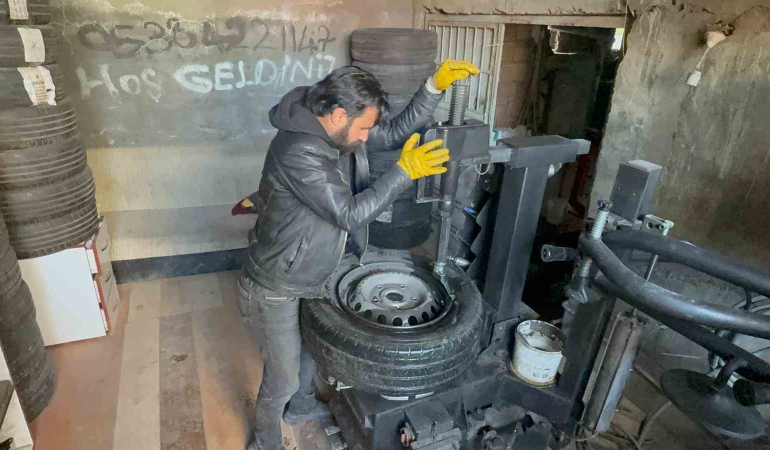 SÜRÜCÜLERE KIŞ LASTİĞİ UYARISI
