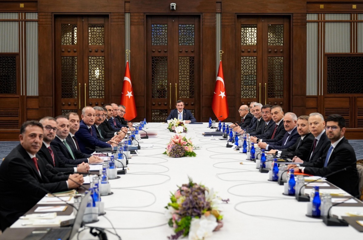 BAKAN IŞIKHAN: "SÜRDÜRÜLEBİLİR BÜYÜMEYİ HEDEFLEYEN EKONOMİ PROGRAMIMIZI KARARLILIKLA UYGULAMAYA DEVAM EDECEĞİZ"