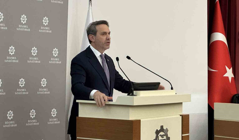 BAKAN BAYRAKTAR: "2028’DE 16-17 MİLYON HANENİN DOĞALGAZINI KENDİ GAZIMIZLA KARADENİZ’DEN KARŞILIYOR OLACAĞIZ" "TÜRKİYE ARTIK KAYA PETROLÜ ARAYACAK" "YÜZLERCE KUYUYLA DİYARBAKIR'IN ADETA BİR PETROL ŞEHRİNE DÖNÜŞECEĞİ SÜRECE DOĞRU GİRİYORUZ"