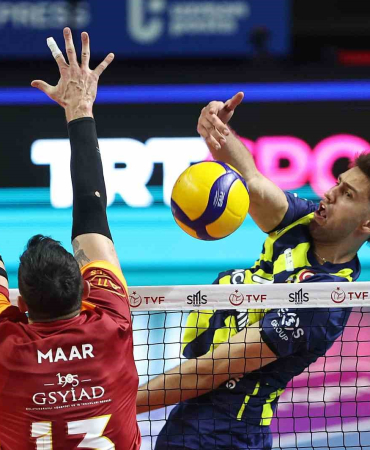 EFELER LİGİ: FENERBAHÇE: 2 - GALATASARAY: 3