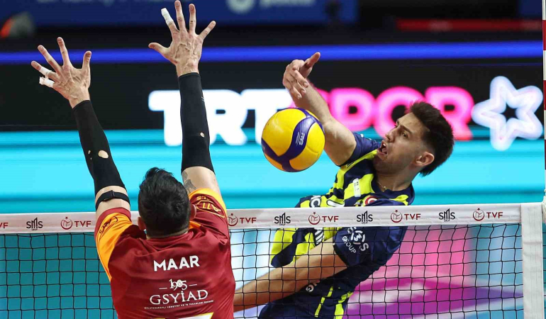 EFELER LİGİ: FENERBAHÇE: 2 - GALATASARAY: 3