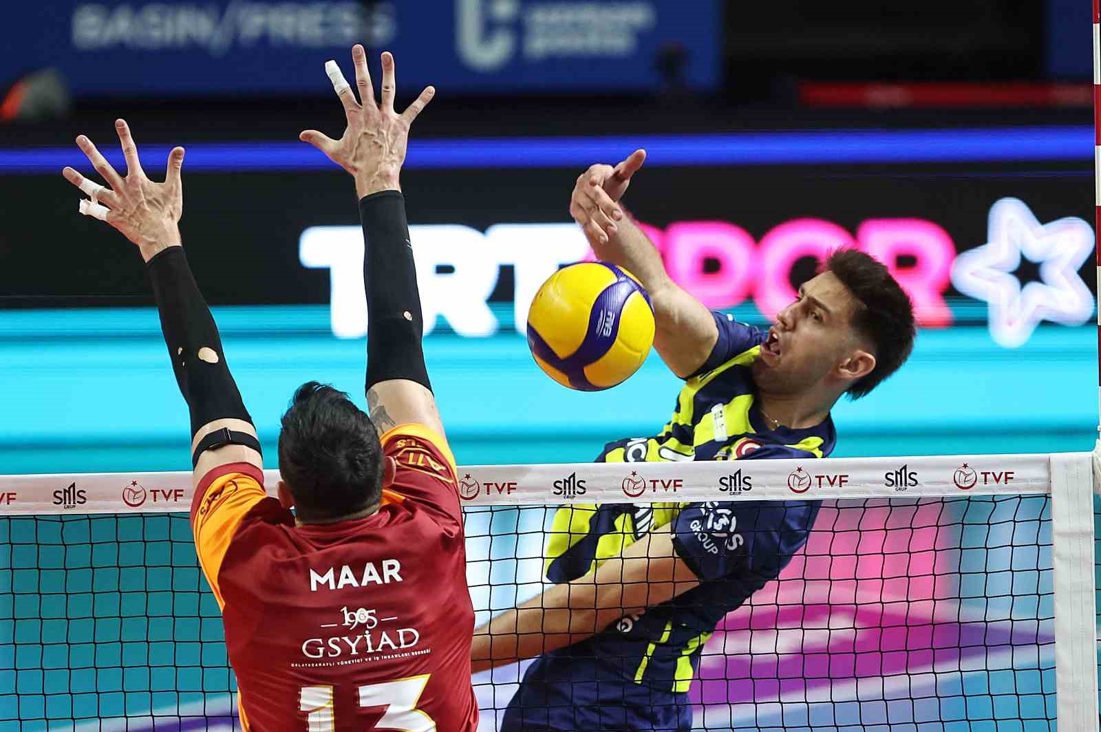 EFELER LİGİ: FENERBAHÇE: 2 - GALATASARAY: 3