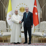 PAPA 14. LEO: "ZİYARET LOGOSUNDAKİ KÖPRÜ, TÜRKİYE'NİN DÜNYADAKİ ROLÜNÜ ANLATIYOR"