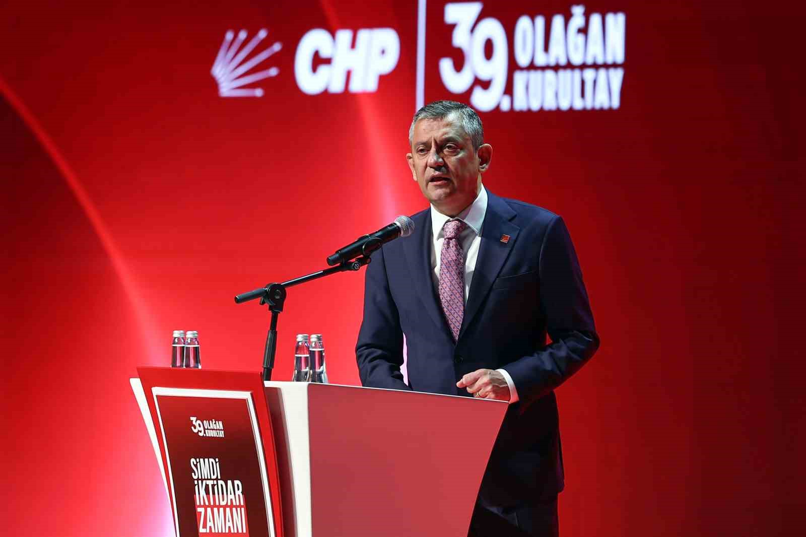 YENİ PARTİ PROGRAMININ GÖRÜŞÜLECEĞIİ CHP 39. OLAĞAN KURULTAYI BAŞLADI CHP GENEL BAŞKANI ÖZGÜR ÖZEL: "BU SALONDAN BİR İKTİDAR PERSPEKTİFİ, BİR İKTİDAR YÜRÜYÜŞÜ VE CUMHURİYET HALK PARTİSİ’NİN İKTİDARI İÇİN ORTAYA KOYACAĞI BİR HÜKÜMET PROGRAMI ORTAYA ÇIKACAK"