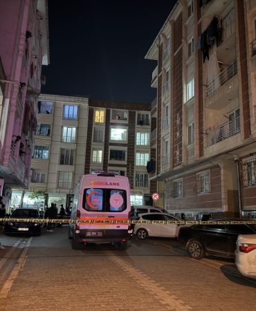 ESENYURT'TA BİNADA YAPILAN İLAÇLAMA NEDENİYLE BİRİ BEBEK 4 KİŞİ HASTANELİK OLDU