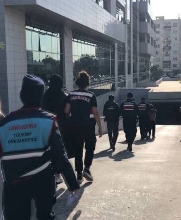 MERSİN'DEKİ KARA PARA AKLAMA VE YASADIŞI BAHİS OPERASYONU:4'Ü HAKEM 32 ŞÜPHELİ TUTUKLANDI