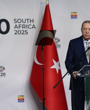 CUMHURBAŞKANI ERDOĞAN: "BARIŞ İÇİN HER YERE KOŞTURACAĞIZ" "MAZLUM FİLİSTİN HALKIYLA BİRLİKTE TÜM BÖLGEMİZİN VE İNSANLIĞIN BARIŞI, HUZURU, GÜVENLİĞİ İÇİN BU KONUDAKİ İLKELİ TUTUMUMUZU MUHAFAZA EDECEĞİZ"