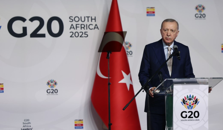 CUMHURBAŞKANI ERDOĞAN: "BARIŞ İÇİN HER YERE KOŞTURACAĞIZ" "MAZLUM FİLİSTİN HALKIYLA BİRLİKTE TÜM BÖLGEMİZİN VE İNSANLIĞIN BARIŞI, HUZURU, GÜVENLİĞİ İÇİN BU KONUDAKİ İLKELİ TUTUMUMUZU MUHAFAZA EDECEĞİZ"