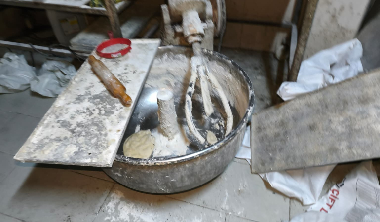 DEVREK'TE SAĞLIĞA UYGUNSUZ PİDE İMALATI YAPAN İŞ YERİ MÜHÜRLENDİ
