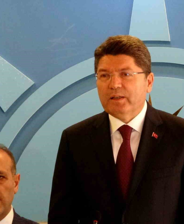 ADALET BAKANI TUNÇ: "TERÖRSÜZ TÜRKİYE SÜRECİNİ SABOTE ETMEK İSTEYENLERE KARŞI UYANIK OLACAĞIZ" "TERÖRSÜZ TÜRKİYE SÜRECİNDE TARİHİ BİR DÖNEME GİRİYORUZ"