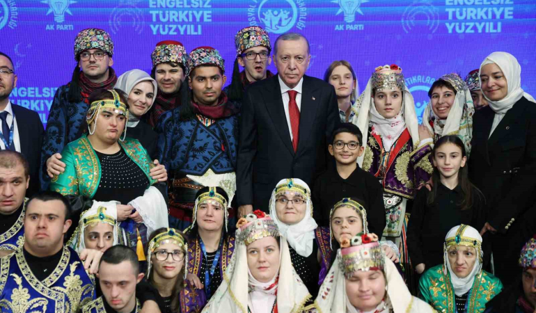 CUMHURBAŞKANI ERDOĞAN: "ENGELLİ VATANDAŞLARIMIZIN SORUNLARINI ÇÖZÜME ULAŞTIRMAK BİRİNCİL ÖNCELİĞİMİZDİR" "TÜRKİYE YÜZYILI'NI ENGELSİZ TÜRKİYE YÜZYILI YAPACAĞIZ"