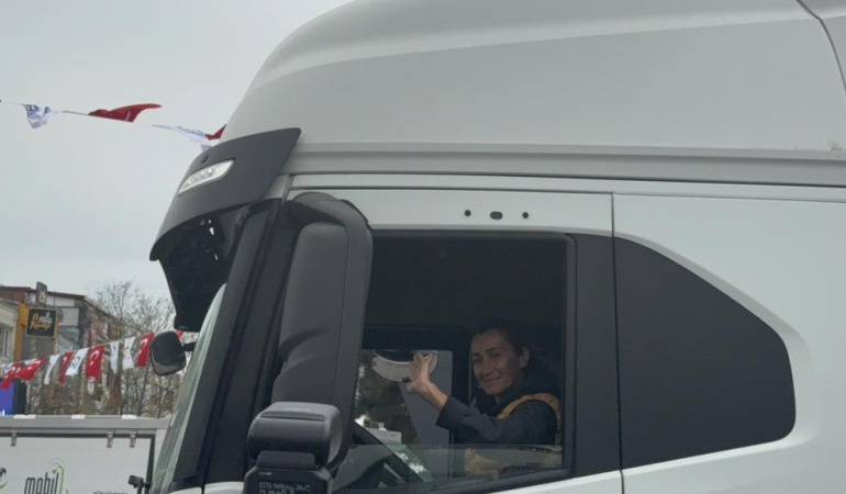 Yardım konvoyuna “kadın eli” değdi