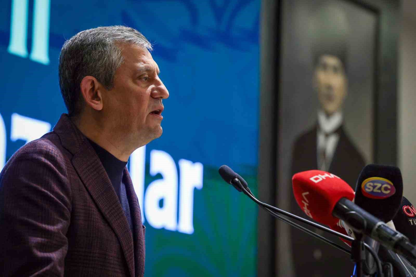 CHP GENEL BAŞKANI ÖZEL: "FİLİSTİN İÇİN VERİLEN MÜCADELEYE HEM DİPLOMATİK DESTEĞİ HEM DE İNSANİ DESTEĞİ VERMİŞ OLAN BİR ÜLKEYİZ" "HEP BİRLİKTE ÇOK GÜZEL GÜNLERE OMUZ OMUZA, KOL KOLA YÜRÜMEYE KARARLIYIZ" "BİZ VAR OLDUKÇA DA KİMSE CUMHURİYET'E, KAZANIMLARINA, DEĞERLERİNE EL UZATAMAYACAK"