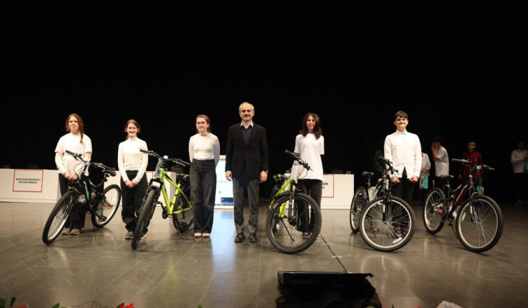 Çayırova’da bilgi evleri öğrencileri yarıştı