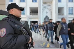 SAHTE İLAN VE OLTALAMA YÖNTEMİYLE DOLANDIRICILIK YAPAN 21 ŞÜPHELİ TUTUKLANDI SİBER DOLANDIRICILIK OPERASYONUNDA 21 ŞÜPHELİ TUTUKLANDI