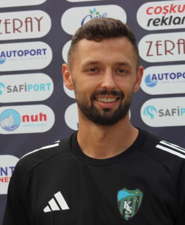 MATEUSZ WİETASKA DÖNDÜ AMA OYNAYAMAYACAK KOCAELİSPOR KULÜP BAŞKANI RECEP DURUL: "LİSANSI DONDURULMUŞTU, OYNAMASI İMKANSIZ" "BİZİMLE ÇALIŞACAK. SEZON SONU DURUMA BAKACAĞIZ"