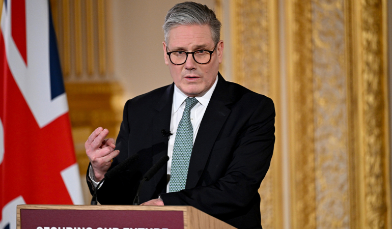 İngiltere Başbakanı Starmer’dan istifa çağrılarına yanıt: “Görevimden vazgeçmeyeceğim”