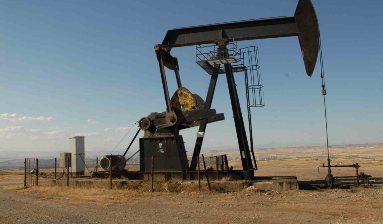 PETROL FİYATLARI SON 4 YILIN ZİRVESİNDE