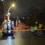 MOTOSİKLET BETON BARİYERLERE ÇARPTI: 1 ÖLÜ