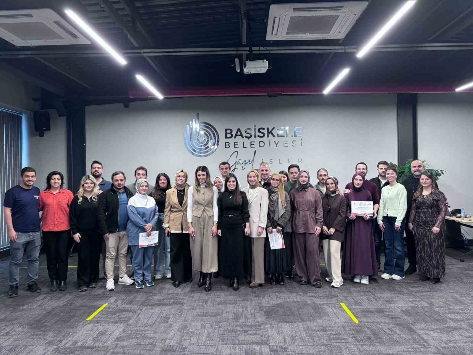 BAŞİSKELE'DE ÇİFTLER 27'NCİ EVLİLİK OKULU'NDA BULUŞTU