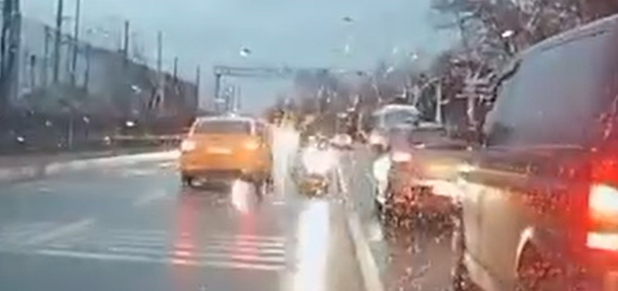 TRAFİK MAGANDASININ EHLİYETİNE EL KONULDU