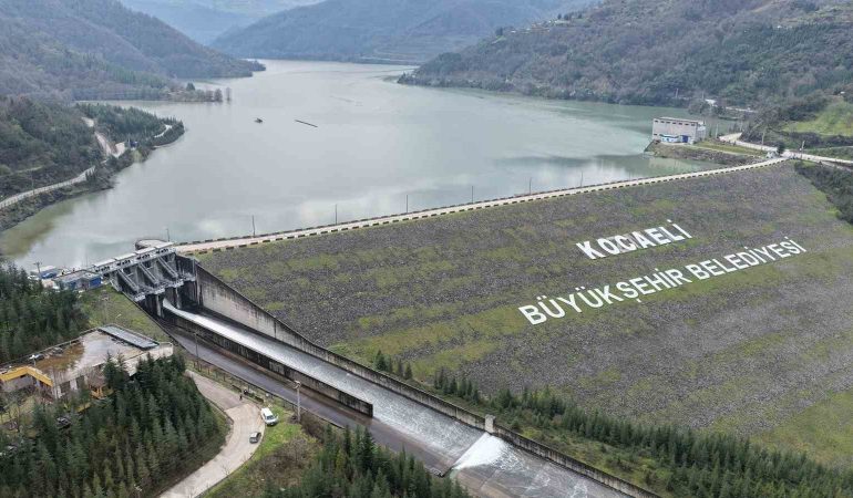 KOCAELİ'NİN FAZLA SUYU SAPANCA GÖLÜ'NE GÖNDERİLİYOR ÖZEL HAT KURULDU, BARAJIN KAPAKLARI AÇILDI, FAZLA SU SAPANCA'YA AKTARILIYOR