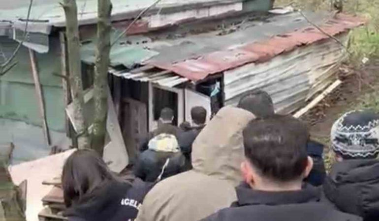 CESEDİ ORMANA GÖMÜP MAHKEMEDE BİRBİRİNİ SUÇLAYAN KARDEŞLER CEZADAN KURTULAMADI KAYIP OLARAK ARANIRKEN GÖMÜLÜ BULUNMUŞTU, SANIKLARIN CEZALARI BELLİ OLDU MAHSUN Ö.: "BENİ AĞABEYİM HABİL Ö. AZMETTİRDİ. PİŞMANIM" HABİL Ö.: "MAHSUN'UN ANLATTIĞI HER ŞEY YALAN. MAHSUN HIRSIZLIK YAPAR, HER SUÇU İŞLER. ONDAN HER ŞEY BEKLENİR"